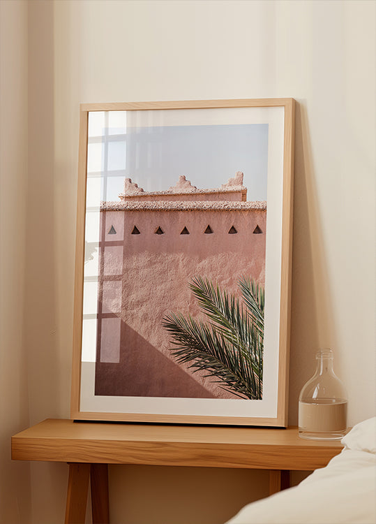 Palm and pink building Plakat