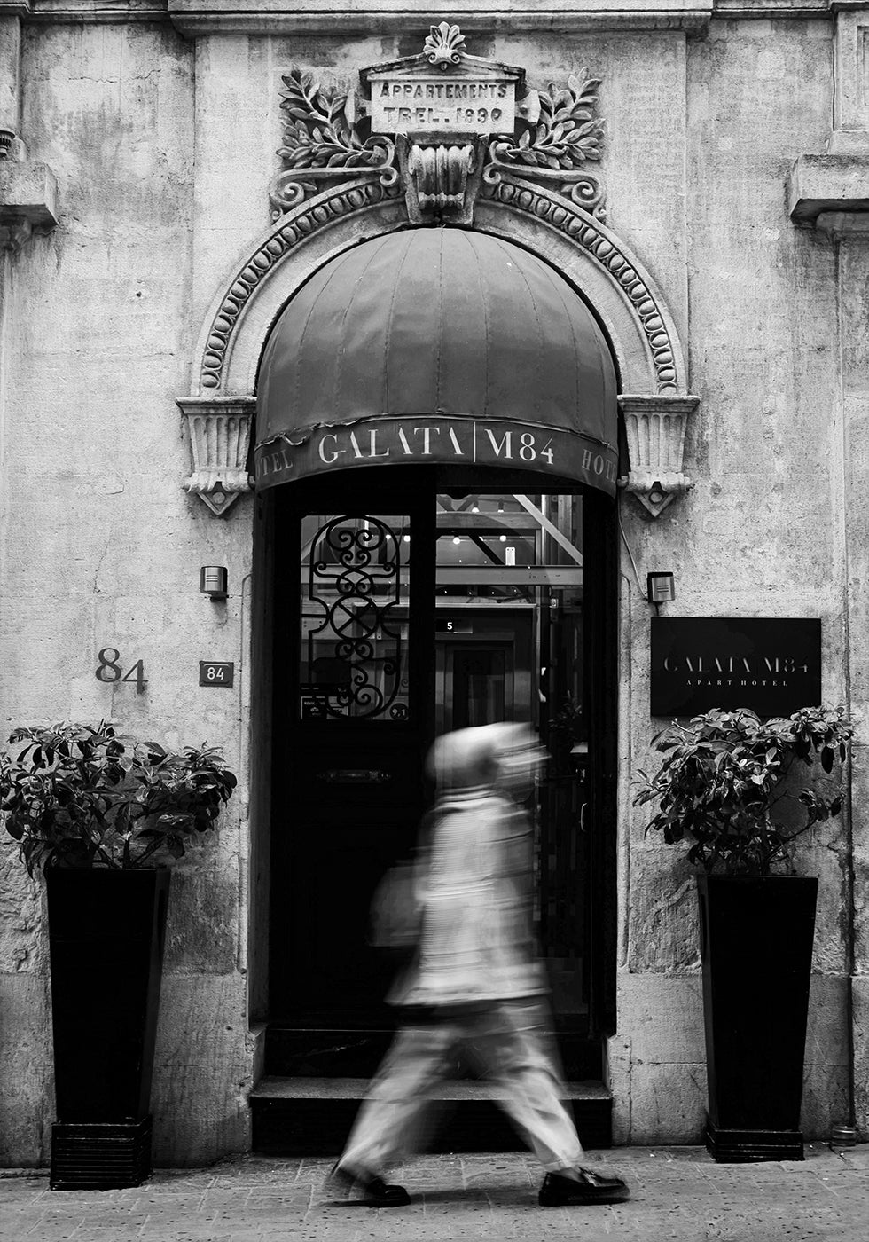Historic Hotel Entrance Black & White Plakat