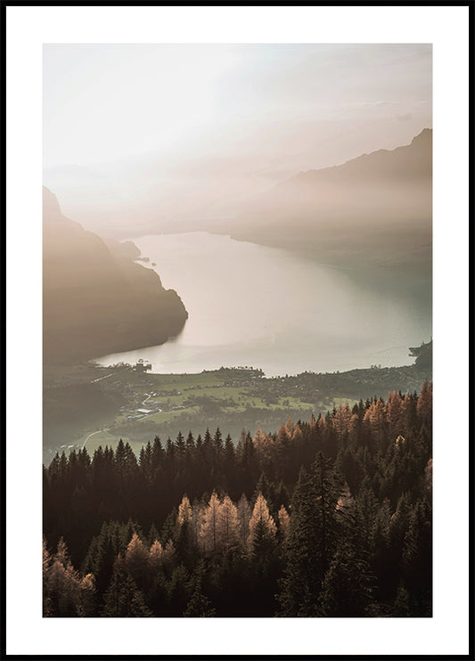 Misty Lake and Mountain View Plakat