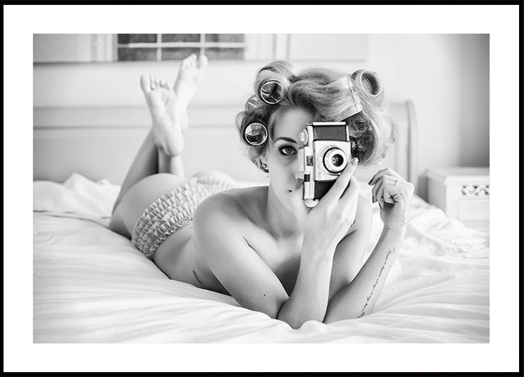 A chick, a click, and a curl Plakat