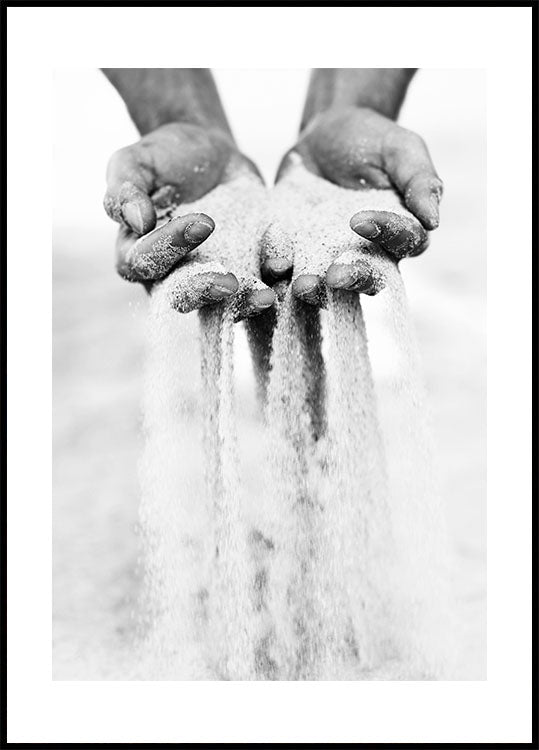 Sand Falling From Hands (B&W) Plakat