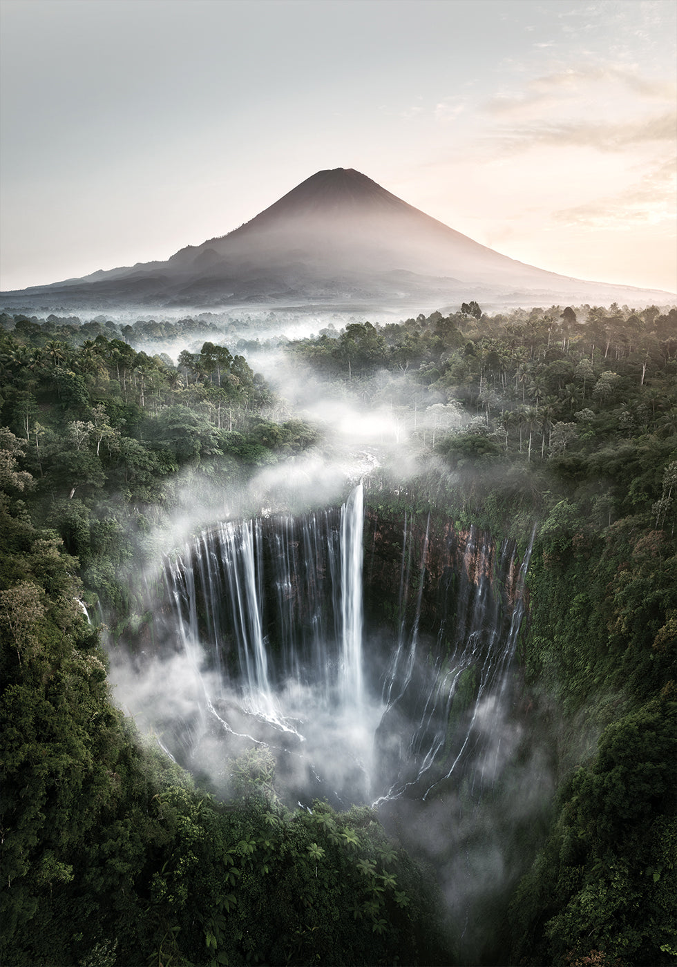 Tumpak Sewu Waterfalls and Mount Semeru Plakat