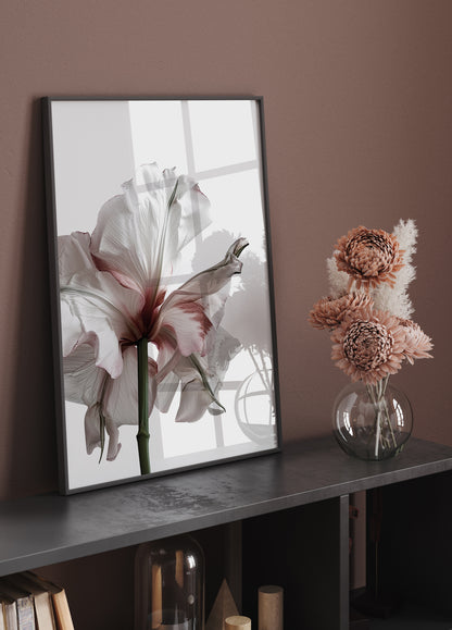 Wilting Beauty: A Drying Flower Plakat