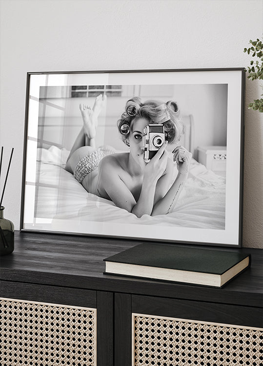 A chick, a click, and a curl Plakat